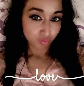 Meet your Posher, Gabriela